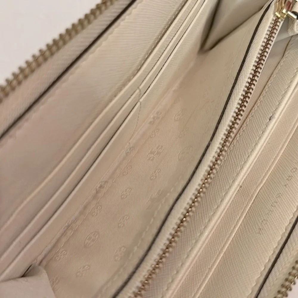 Tory Burch Beige Diamond Laser Cut Leather Zip Around Wallet cream and blue